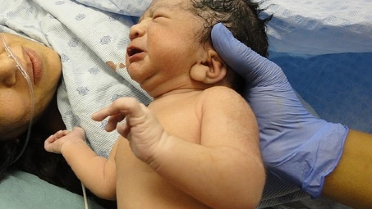 ancheta la spitalul fagaras dupa ce unei femei i s a spus ca a nascut un baiat dar i au adus a doua