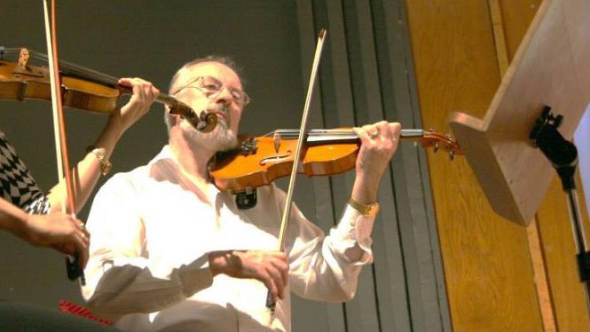 doliu in muzica a murit un indragit artist roman