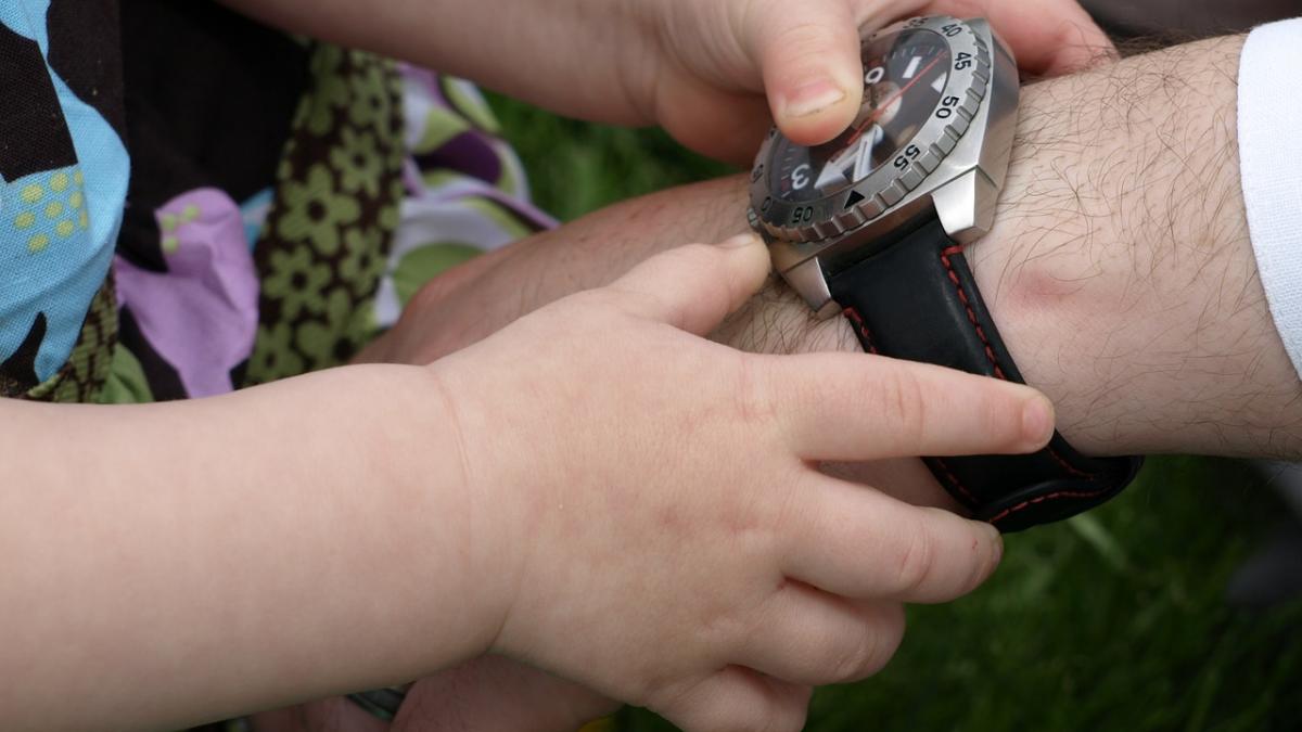 un barbat din galati a vrut sa se sinucida impreuna cu fiica sa