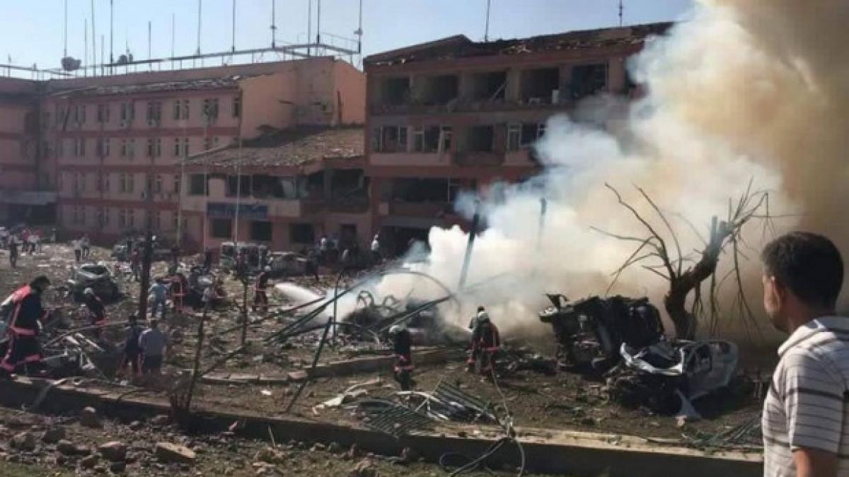 atentat isis sinucigas morti raniti