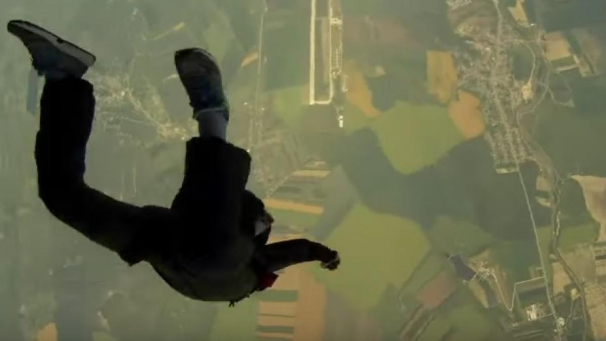 imagini saritura parasuta milionar cluj