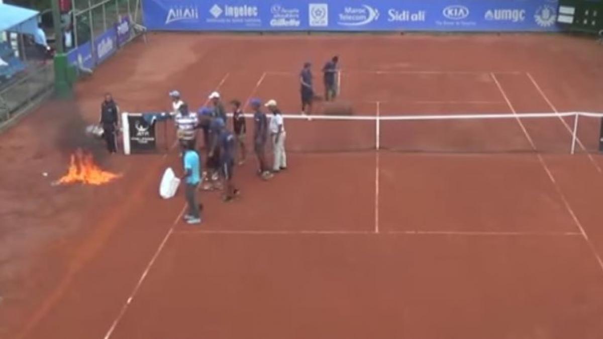 panica incendiu tenis teren turneu