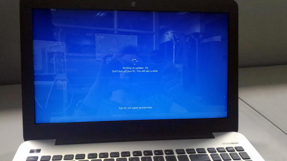 nu lasa microsoft sa faca ce vrea cu pc ul tau asa blochezi orice incercare a instala fortat