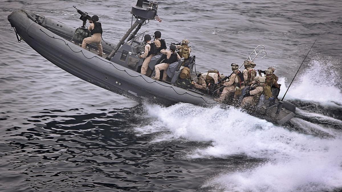 o ambarcatiune din coreea de nord a patruns in apele rusiei paza de coasta a deschis focul