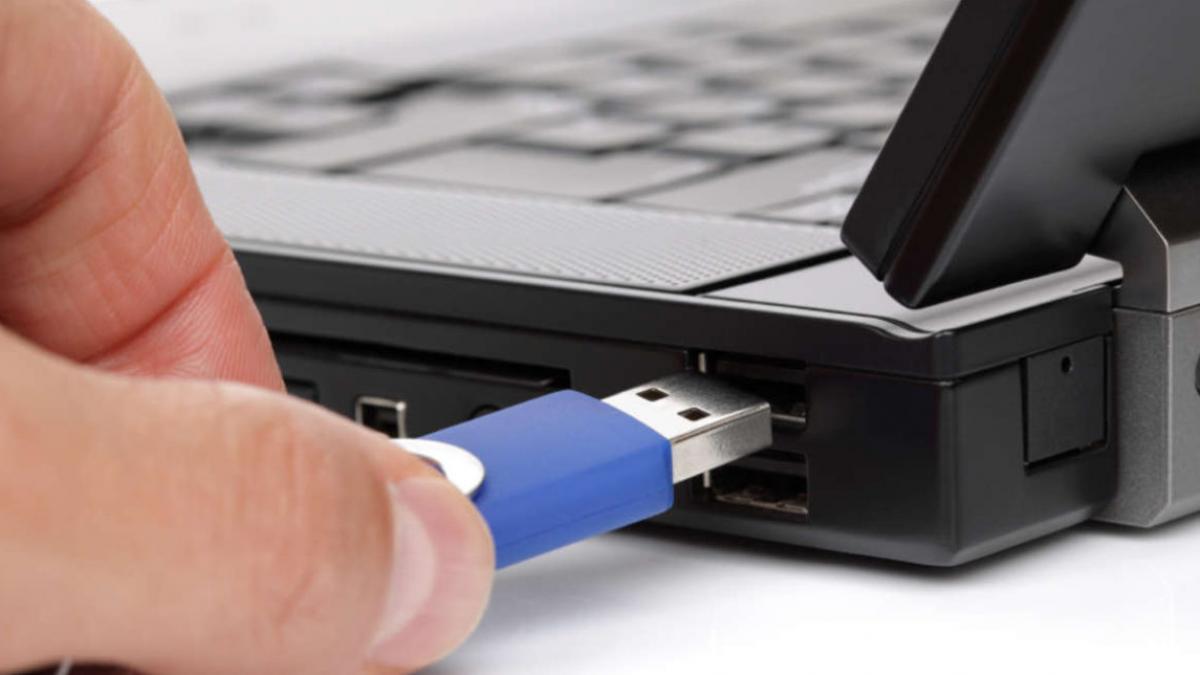 de ce este recomandat sa deconectezi un stick usb in siguranta