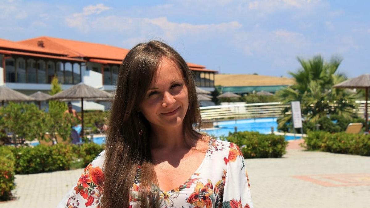 s a aruncat pe fereastra impreuna cu fiul ei motivul este de a dreptul socant