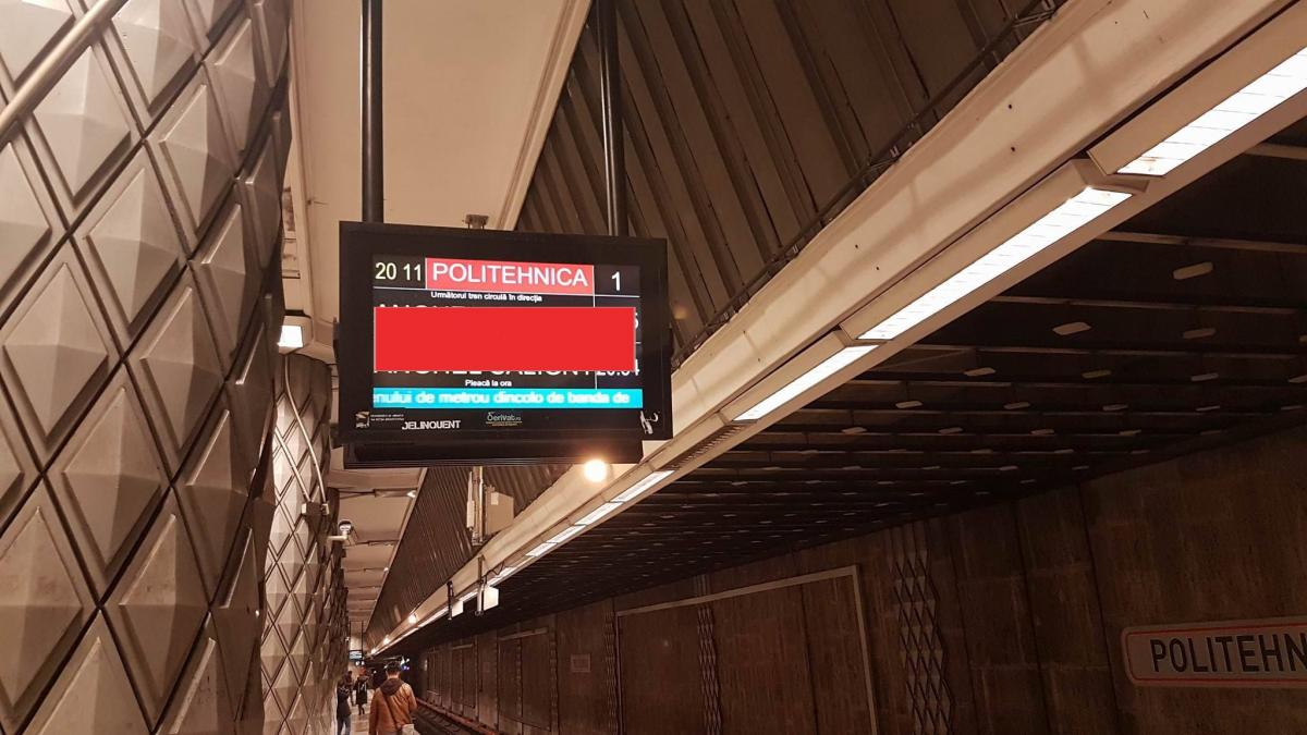 s a uitat in aceasta seara pe panourile de la metrou nu i a venit sa creada ce scrie acolo