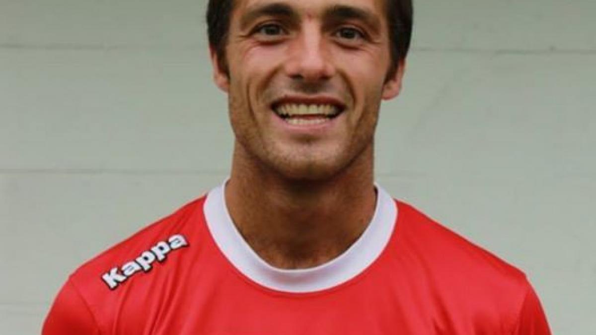 tragedie in lumea sportului un fotbalist a murit la 32 de ani dupa ce a fost spulberat de un camion