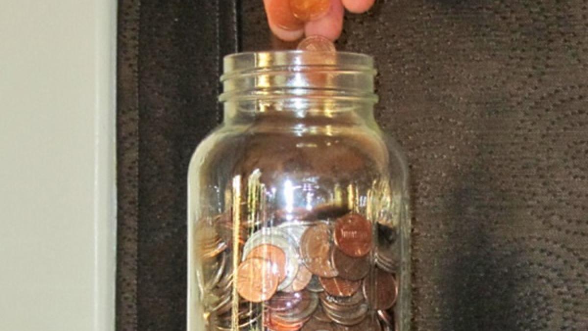 un barbat a adunat timp de 18 ani bani marunti la ce a folosit averea