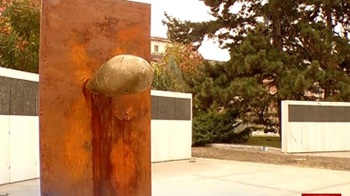 un nou cartof de arta langa cartoful tras in teapa din piata revolutiei