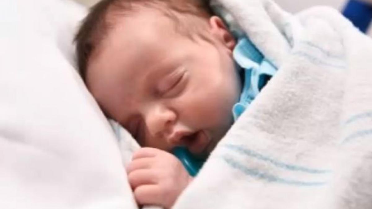 fetita care s a nascut de doua ori