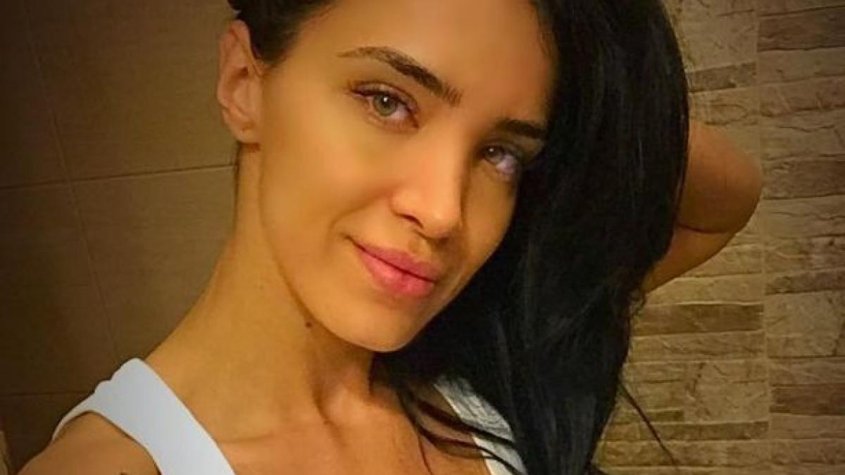 adelina pestritu la bratul altui barbat nimeni nu se astepta sa o vada atat de repede cu altcineva