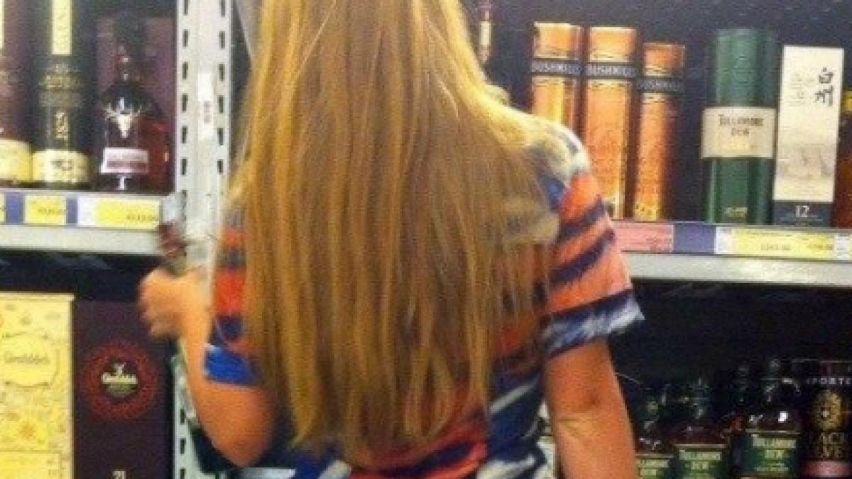 a mers la magazin sa cumpere alcool toti cei care au vazut o imbracata asa au crezut ca e beata