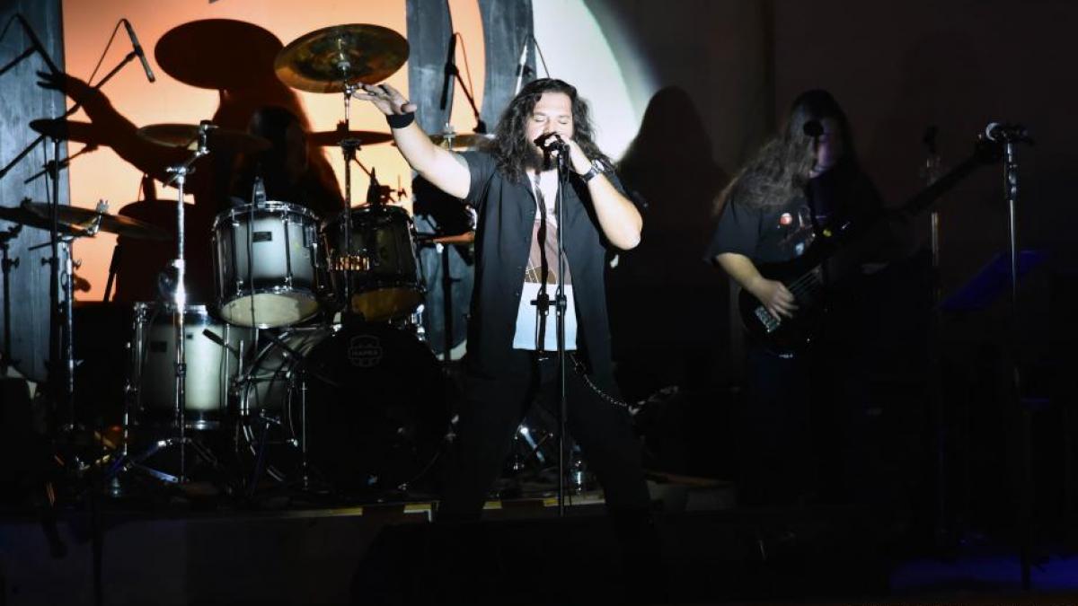 artisti consacrati au urcat pe scena in memoria tinerilor care au pierit in tragedia de la colectiv