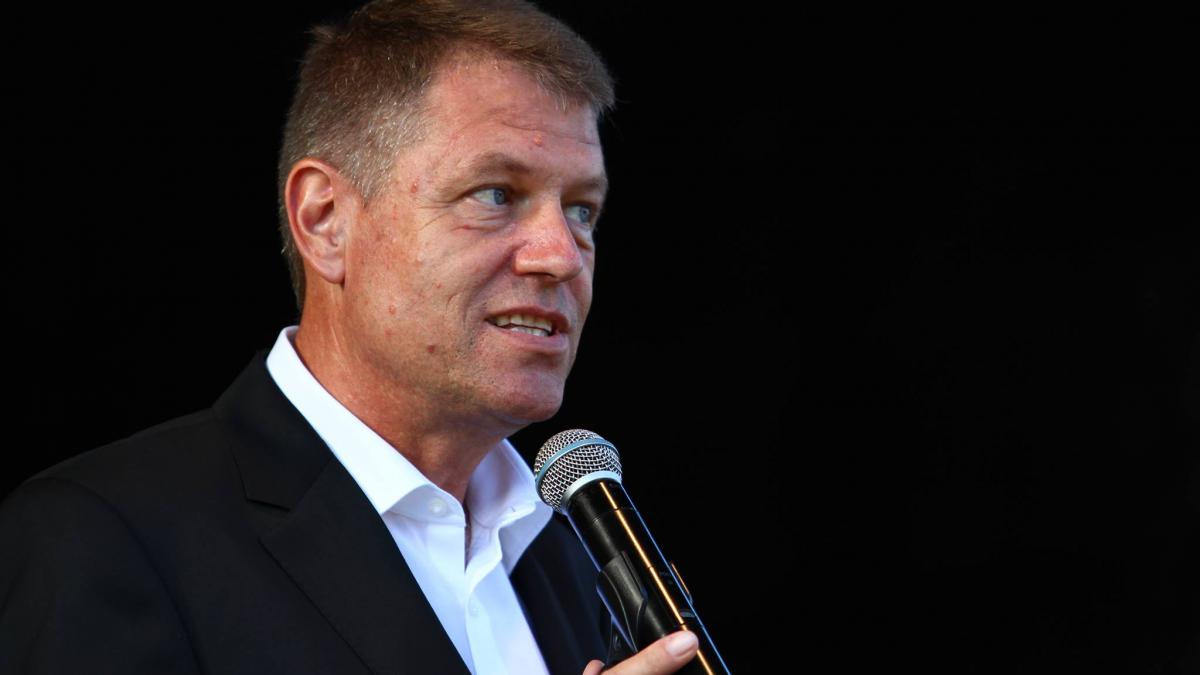 klaus iohannis nu am fost niciodata urmarit penal informatiile aparute in presa sunt complet false