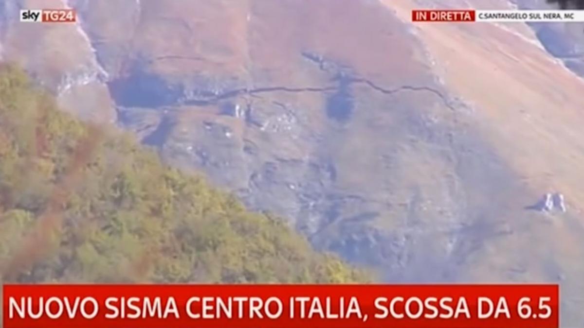 video incredibil din italia gaura uriasa intr un munte in urma cutremurului