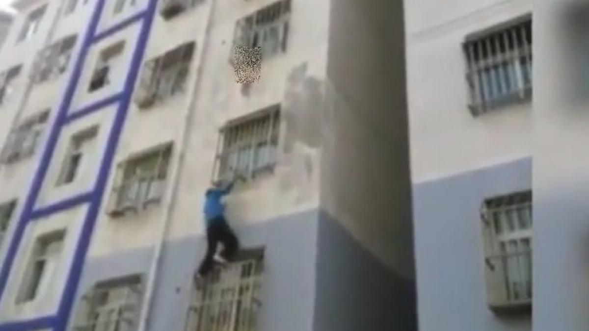 a escaladat un bloc cu mainile goale ca sa salveze un copil de doi ani e incredibil ce a urmat