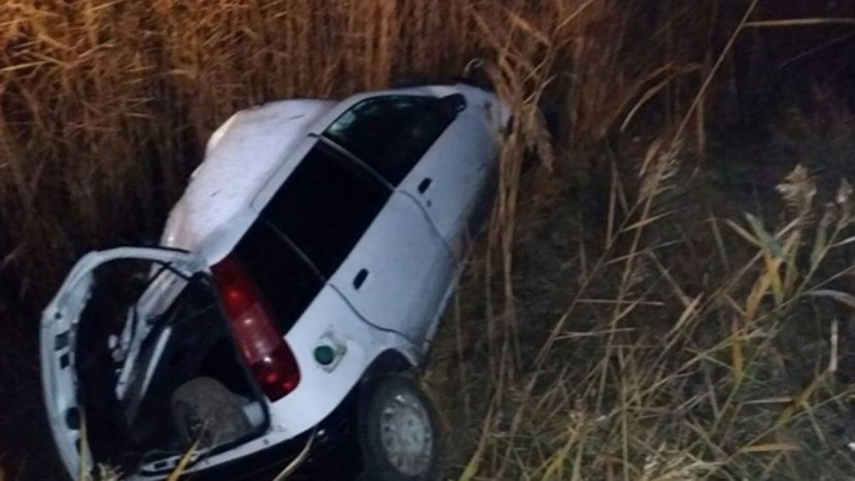 accident cumplit in timis un mort si trei raniti dupa ce o masina a plonjat intr un canal