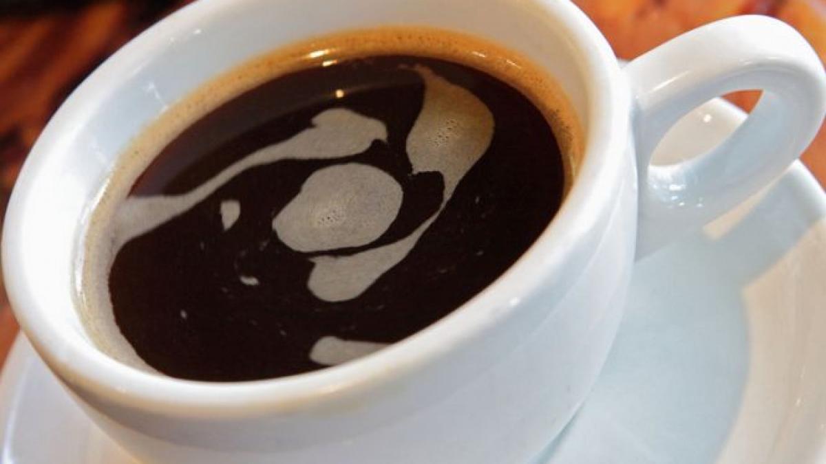 a turnat o ceasca de cafea in apa in care spala rufele