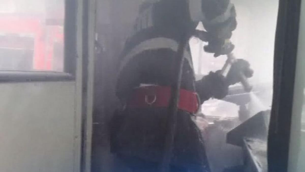 troleibuz in flacari la piatra neamt