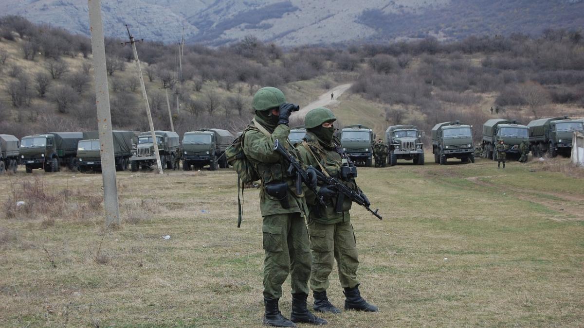 rusia face o mutare periculoasa in crimeea localnicii alungati de militarii rusi din zona fostelor