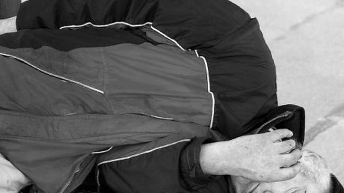 a fost gasit mort pe un camp ce au descoperit medicii legisti la autopsie