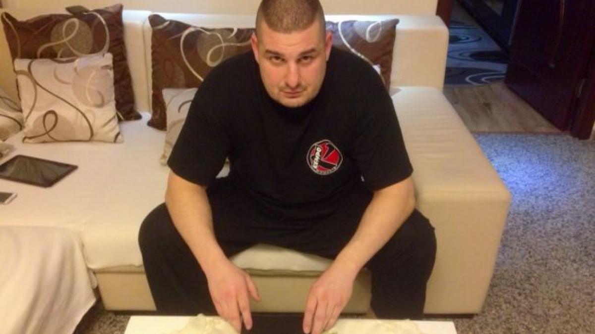 bodyguardul lui dumnezeu retinut de politisti ce a facut cunoscutul luptator