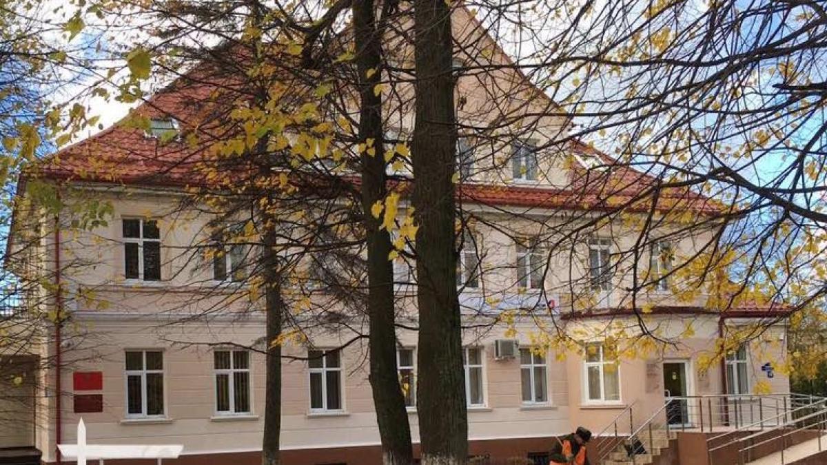 un edil disperat scoate primaria la vanzare ca sa faca fata cheltuielilor nu am ce sa tai