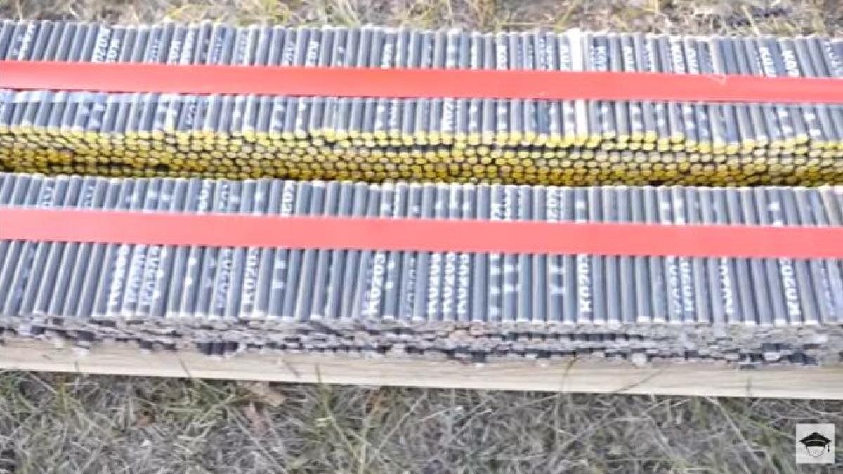 a dat foc la 10 000 de petarde