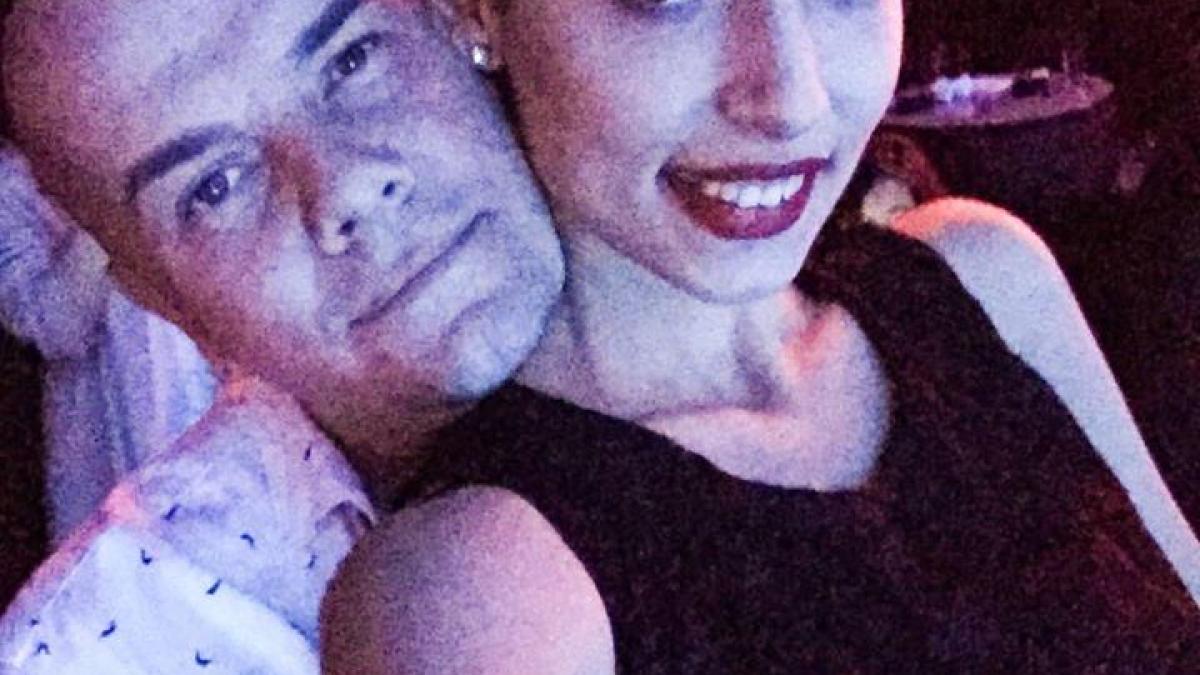 iubita unui artist celebru in lacrimi a fost obligata sa renunte la sarcina