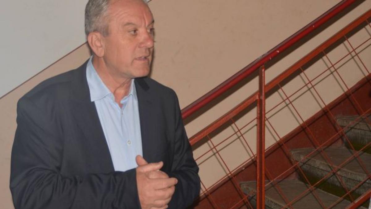 atentat la viata unui primar a vrut sa ii dea foc