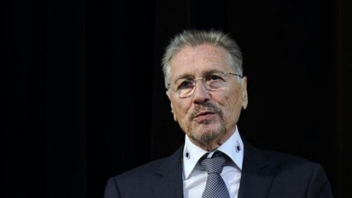 fiica lui emil constantinescu angajata fara concurs intr o functie cheie