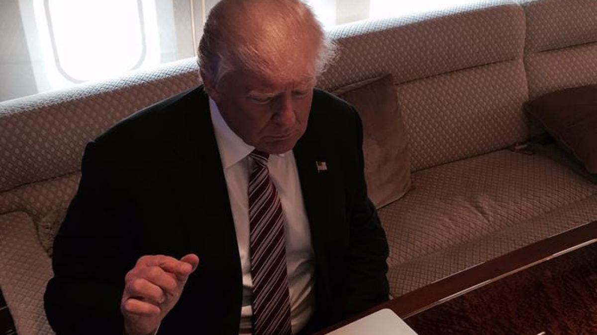 donald trump atacat de o vedeta internationala hai sa punem toti idiotii la conducerea lumii