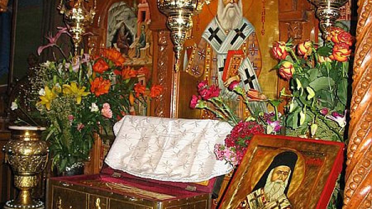 sarbatoare mare in biserica ortodoxa sfantul nectarie vindecatorul de cancer