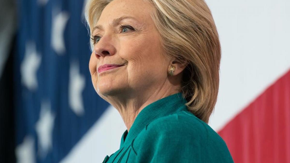 ce a aparut pe pagina de facebook a lui hillary clinton in timpul protestelor din america