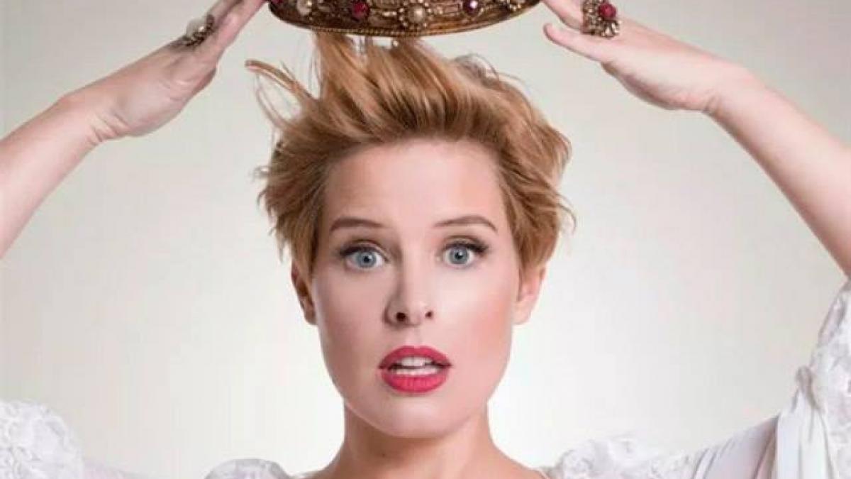 o cunoscuta prezentatoare de televiziune facuta de ras in fata camerelor s a vazut absolut totul