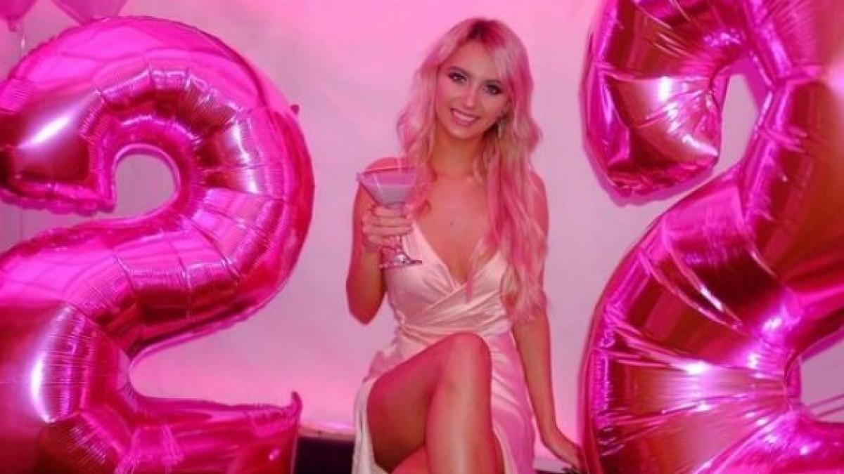 are doar 22 de ani si este cea mai sexy femeie din politica tanara care a aprins imaginatia tuturor