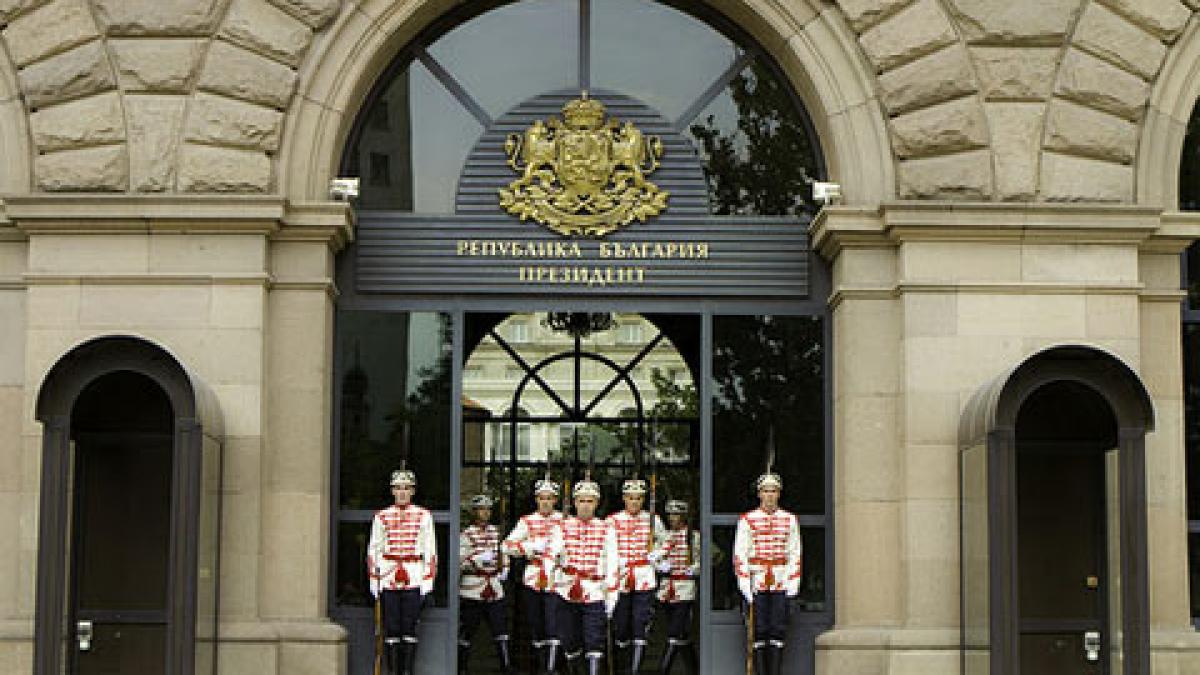 alegeri prezidentiale in bulgaria un fost comandant de aviatie favoritul sondajelor