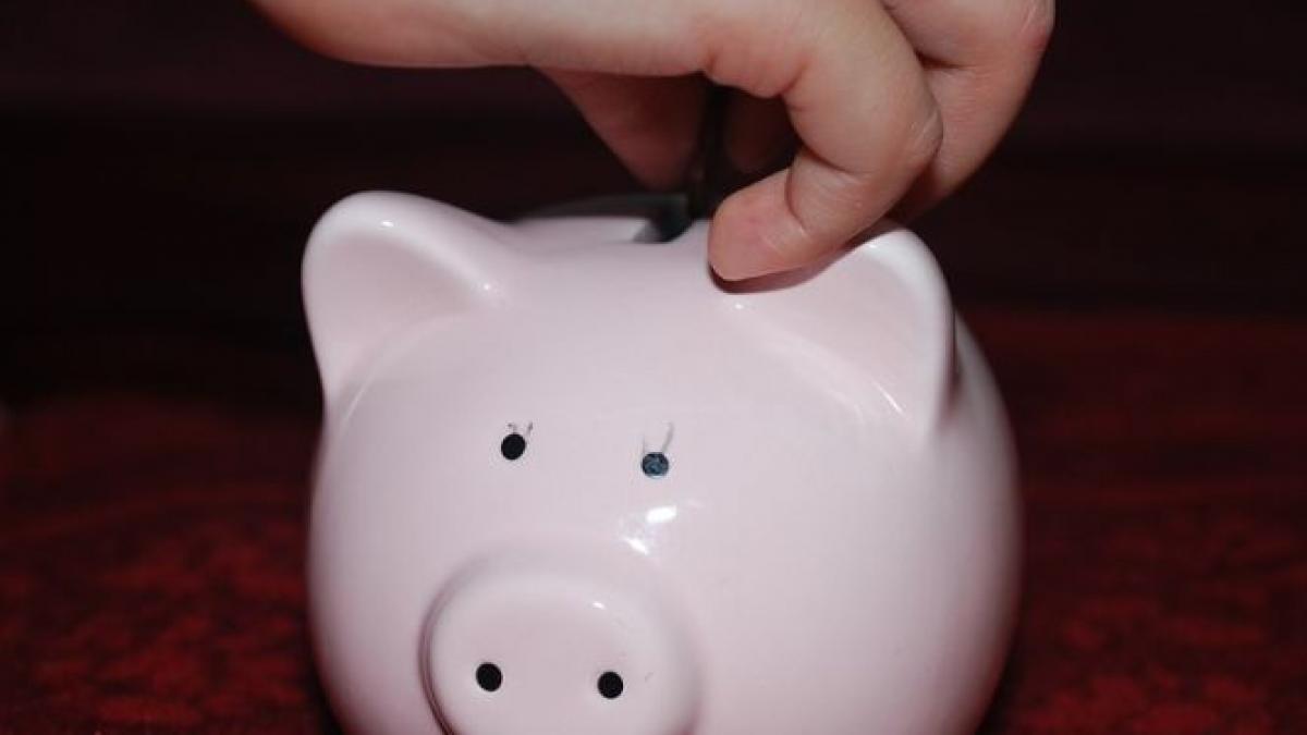 o fetita de 11 ani castiga 11 milioane de dolari la varsta ei alti copii se joaca cu papusile