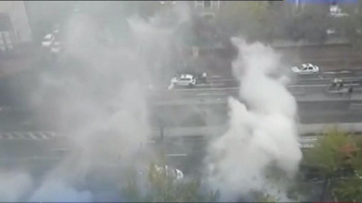 trafic restrictionat in zona baba novac mihai bravu din capitala unde iese fum din gurile de