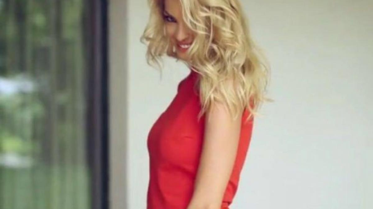 valentina pelinel si a gasit partener pentru a merge la cumetrii cu cine l a inlocuit pe cristi