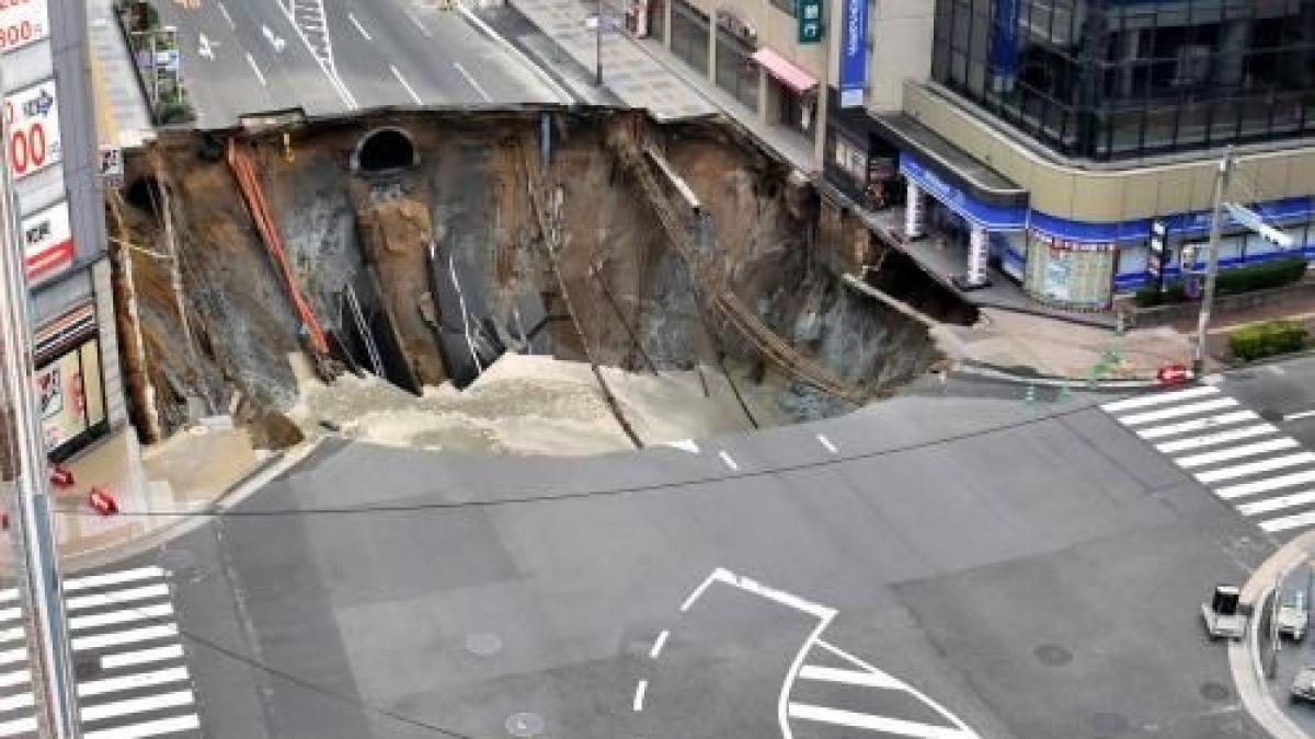 mostra de inginerie asiatica o surpare masiva de teren din centrul unui oras japonez reparata in