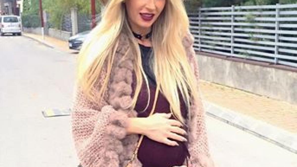 andreea banica a nascut prima fotografie cu micutul foto