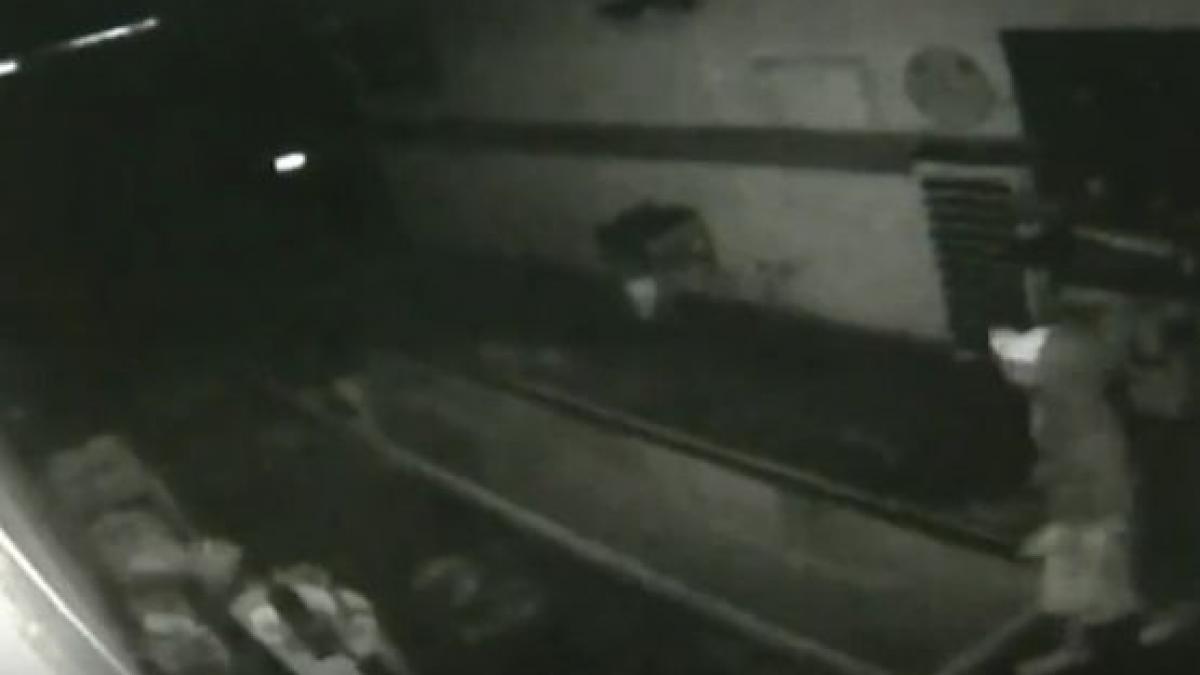 a crezut ca da lovitura vietii lui acest hot nici nu banuia ce il asteapta in garaj