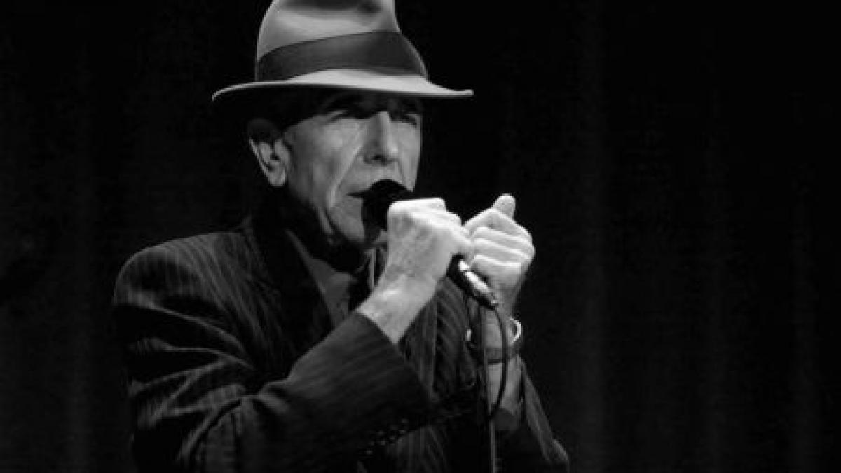 leonard cohen a murit in somn