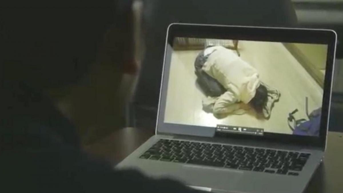 si a spionat sotia ca sa afle de ce oboseste atat de mult ceea ce a vazut a fost peste asteptarile