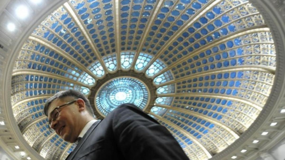 mihai razvan ungureanu prima aparitie publica dupa demisie unde a fost vazut seful spionilor