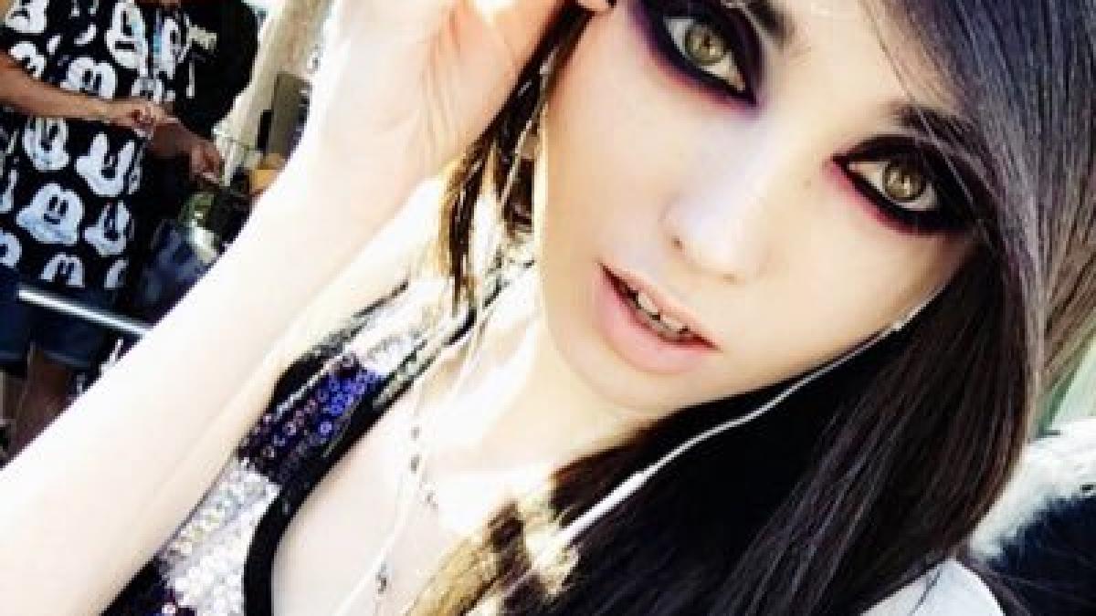 mii de oameni o vor pe aceasta tanara interzisa pe internet adevaratul motiv din spatele acestei