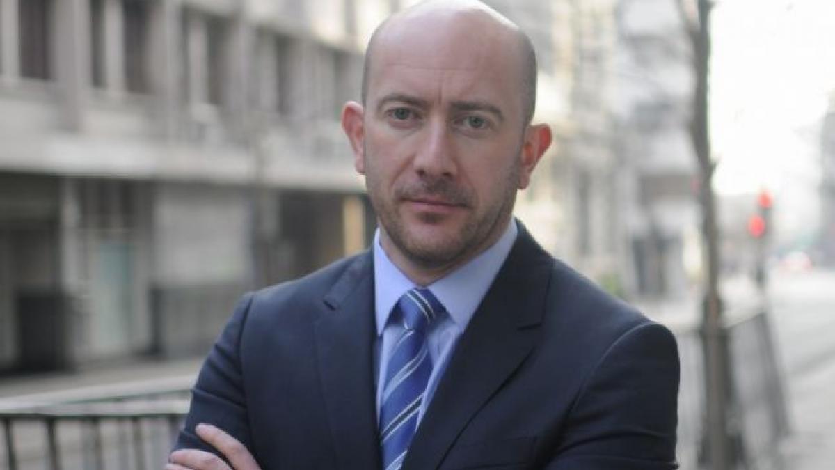 reusise sa fuga cu 920 de milioane de dolari dar a facut imprudenta vietii sale in brasov cum au