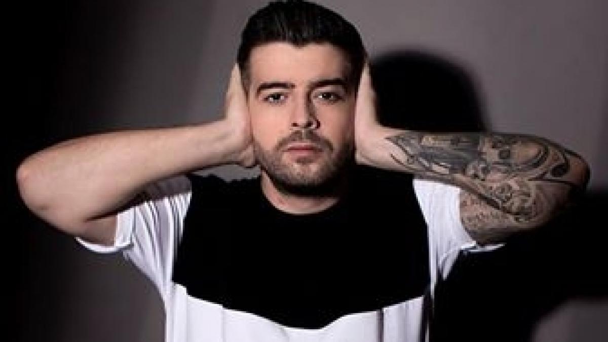 speak a inlocuit o pe adelina pestritu cine este blonda din fotografiile postate pe contul lui de